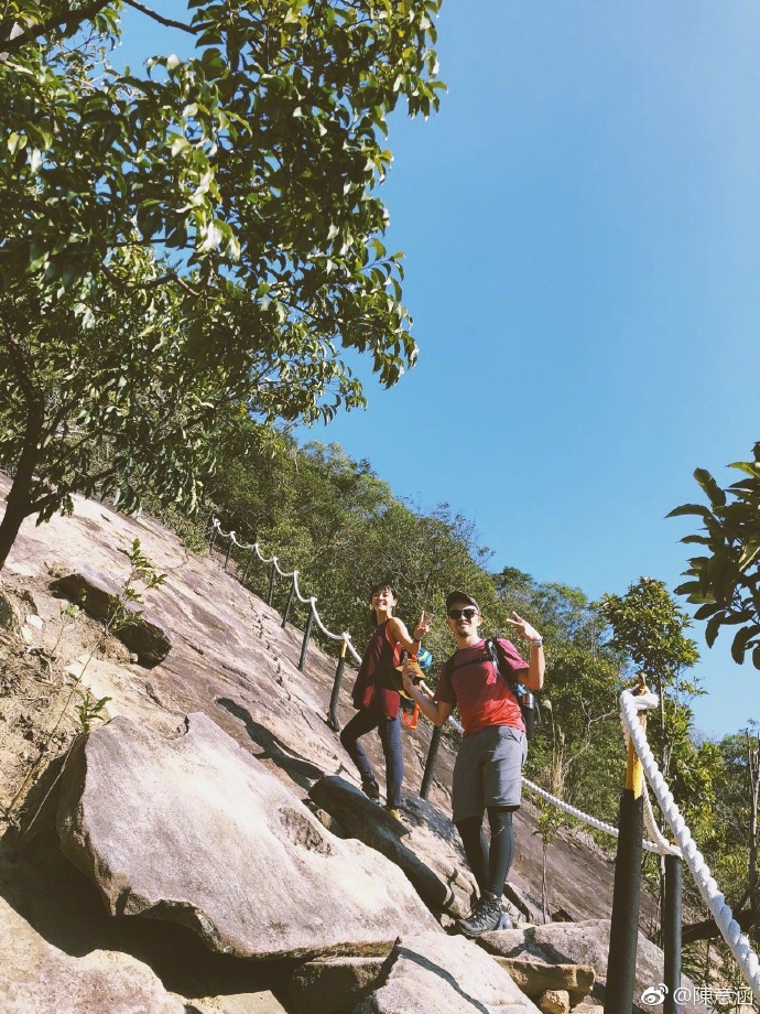 4df12e06gy1fyfmhbirv0j20xc18g7mr