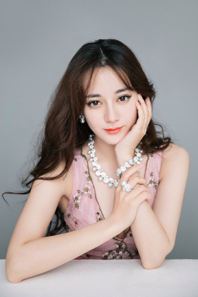 7211998aly1fxuvlewb3sj20u018znpe