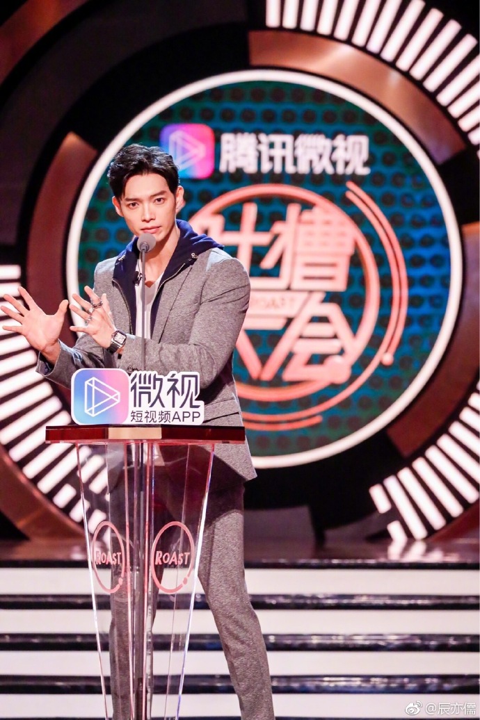 79ad9379gy1fxzcj7dapgj20uc19jqe8