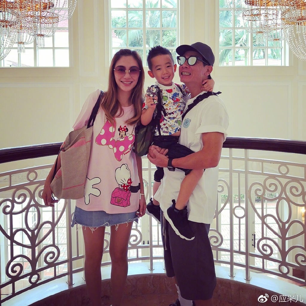 4ab6c391gy1fr1fe4ka69j20u00u0ak5