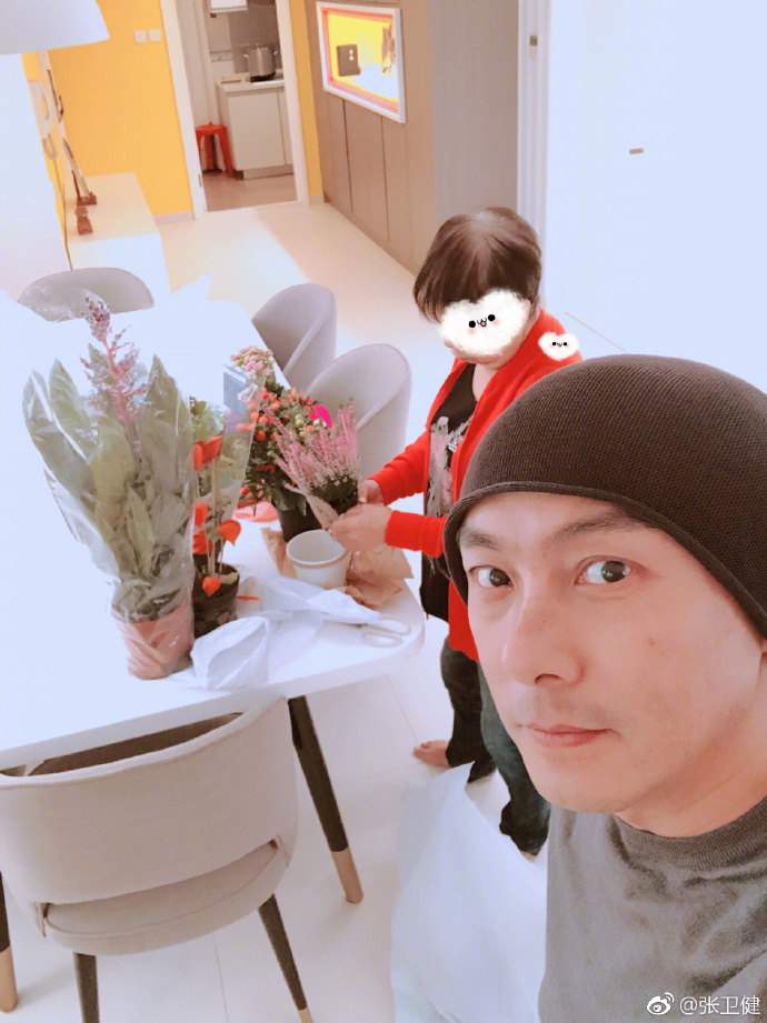 71d2867dgy1fxb0bk7sjlj20v815o4qp