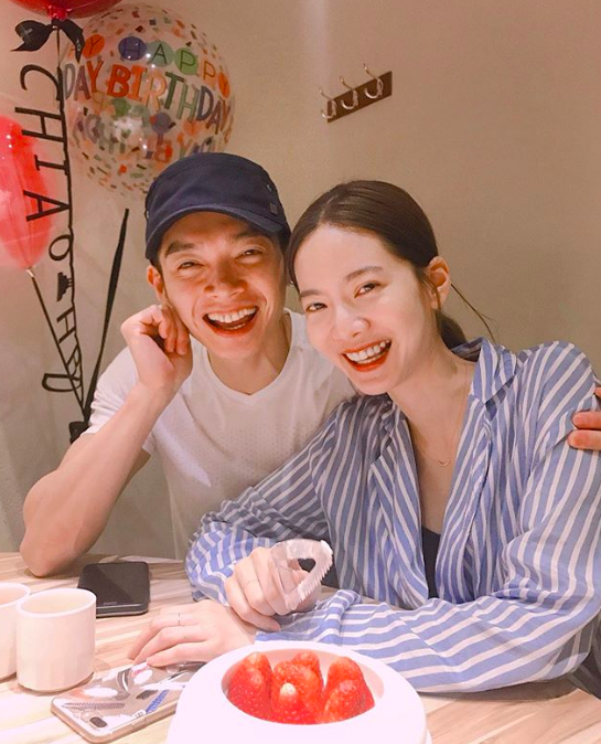 乔乔曾之乔今年农历新年前夕惊喜宣布已嫁作人妻，而另一半竟是多年来绯闻传不停但从未正面承认过的辰亦儒！? 再次祝贺一对新人永浴爱河 ?