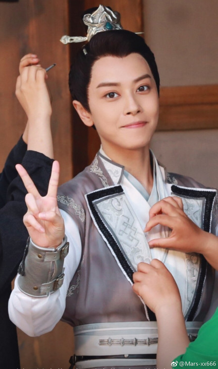 9799fb1bly1g0jzvsrh5zj20tz1epu0x