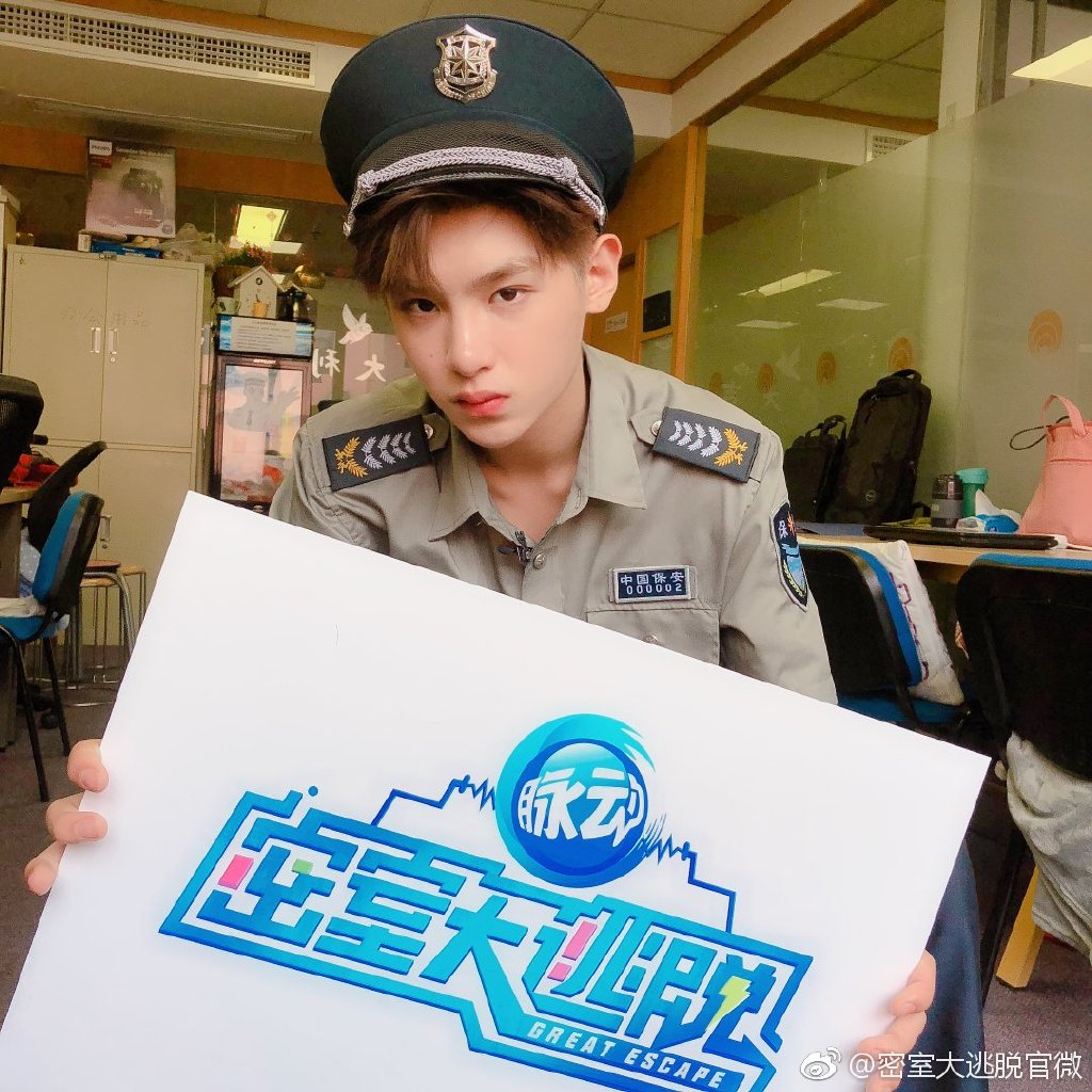 007CuWfPgy1g0oiz2i7yej30u00u0x6p