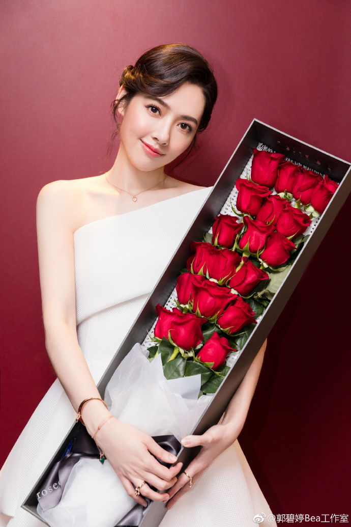 007iaZgaly1fyv1dfy4roj32kw3vcqvb