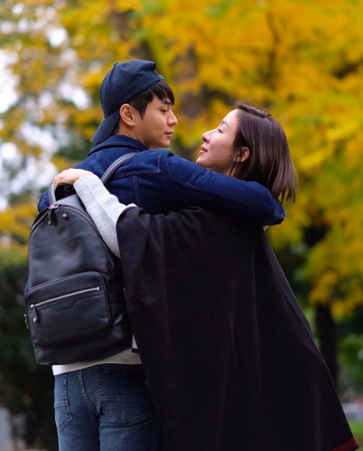 罗仲谦宠爱杨怡的细节:他坦言自己不怕辛苦、不怕累,努力工作就是想要让太太无忧生活柴米油盐,「我辛苦可以换来老婆的开心舒适很值得」。