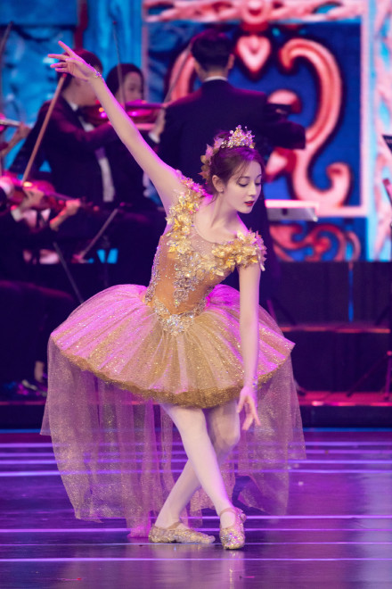 005ApaXLly1g21dqb4isuj32id3rhkjm