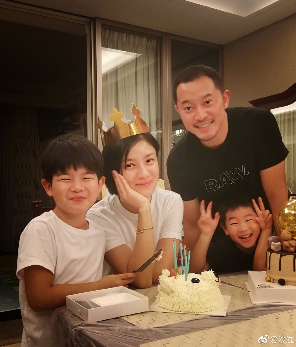 4aea2086ly1fxrnxloynkj21f61o0b2a