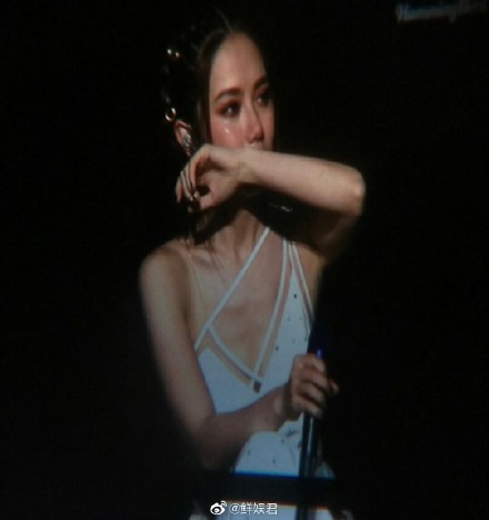 5af8019dgy1g2i1k2ymhhj20tz0vvwhl