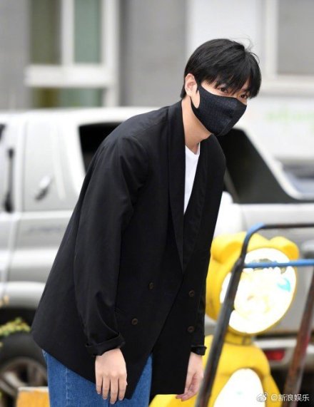 61e7f4aaly1g2elsqf86cj20ea0ijwi2