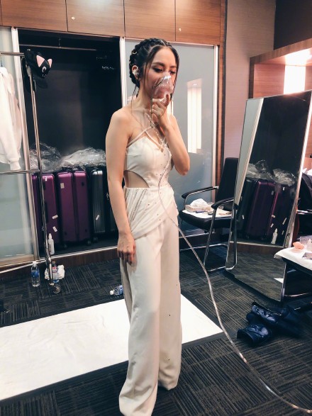 65a92dc9gy1g1s6wwom8nj22c0340e82