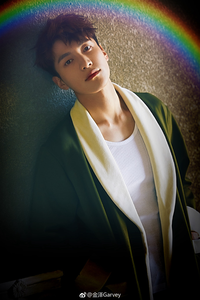 8e0ba13fly1g204h01scyj22vy4byb2e