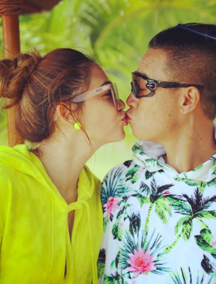 或许很多人看了真人秀节目后,会觉得陈小春「妻管严」、应采儿在家庭生活很强势且对丈夫不够温柔。但直率、大大咧咧的她,正是陈小春喜欢的她;她用她的活泼开朗,温热了冷酷寡言的「山鸡哥」的心扉。