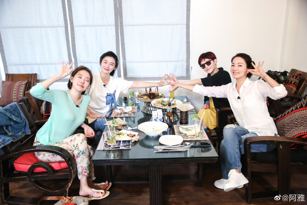 4e68786ely1g4325rn0o4j24g02yo1l4