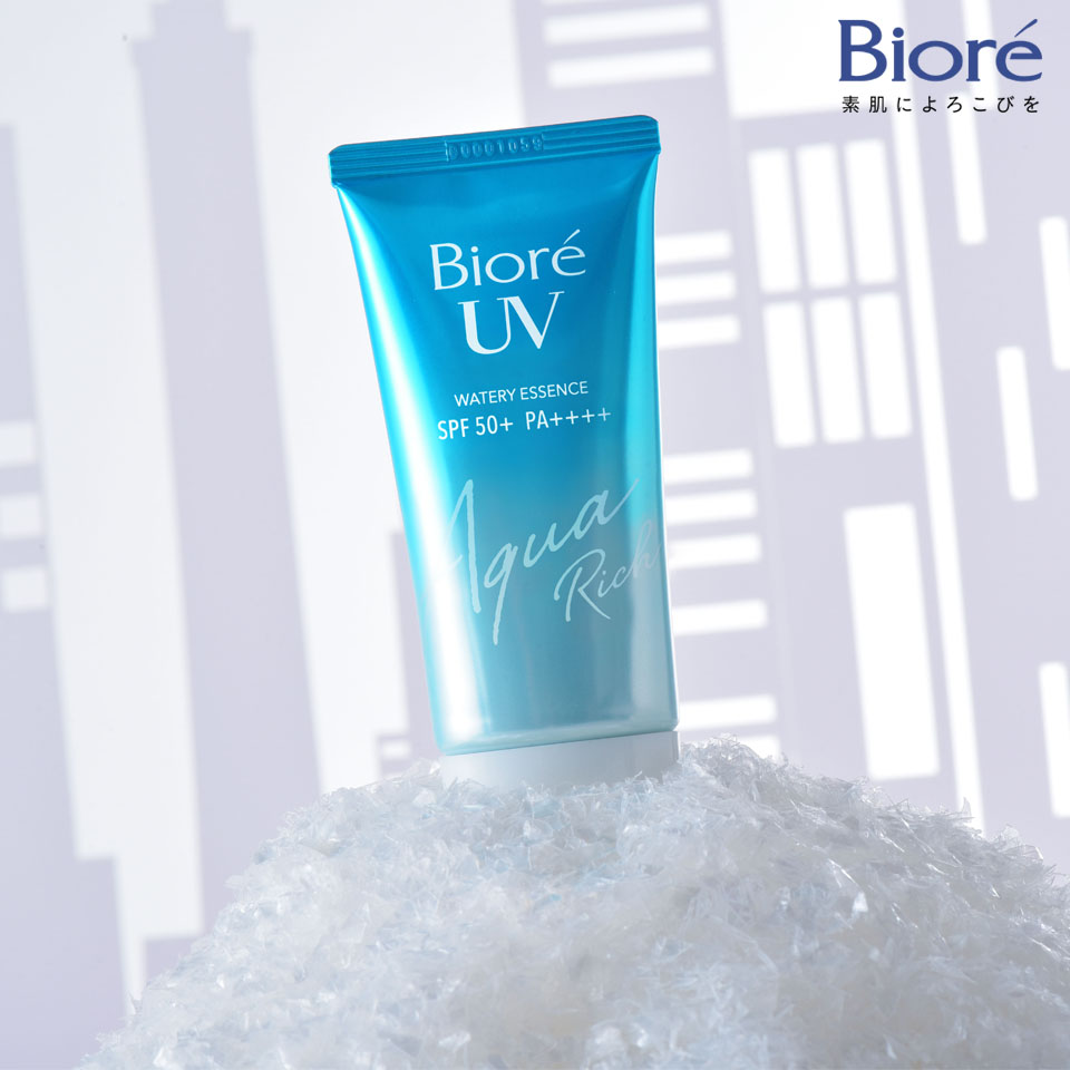 Bioré UV Aqua Rich:被博主们推荐为小资女开价必入手之一的防晒霜,喜欢轻盈不黏腻的防晒霜这款很合适!