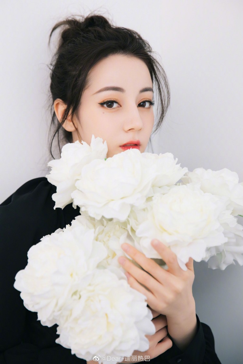 63885668ly1g2mnep77mpj235d4q21kx