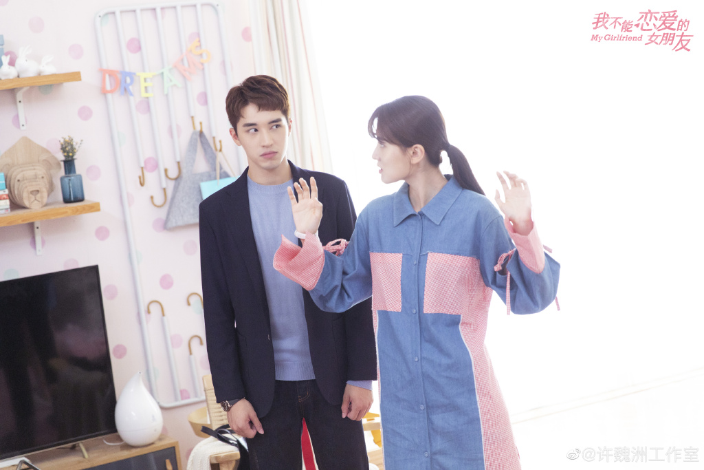 亚马逊里的蝴蝶挥动一下翅膀，就会引起美国德州的一场龙卷风。然而你的一举一动都会在我的心里，引发旷世海啸。