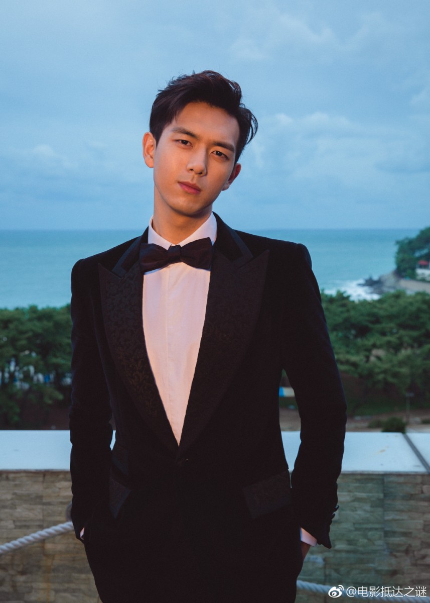 007i8hwxgy1fvx5ujo23wj31kw27nx6r