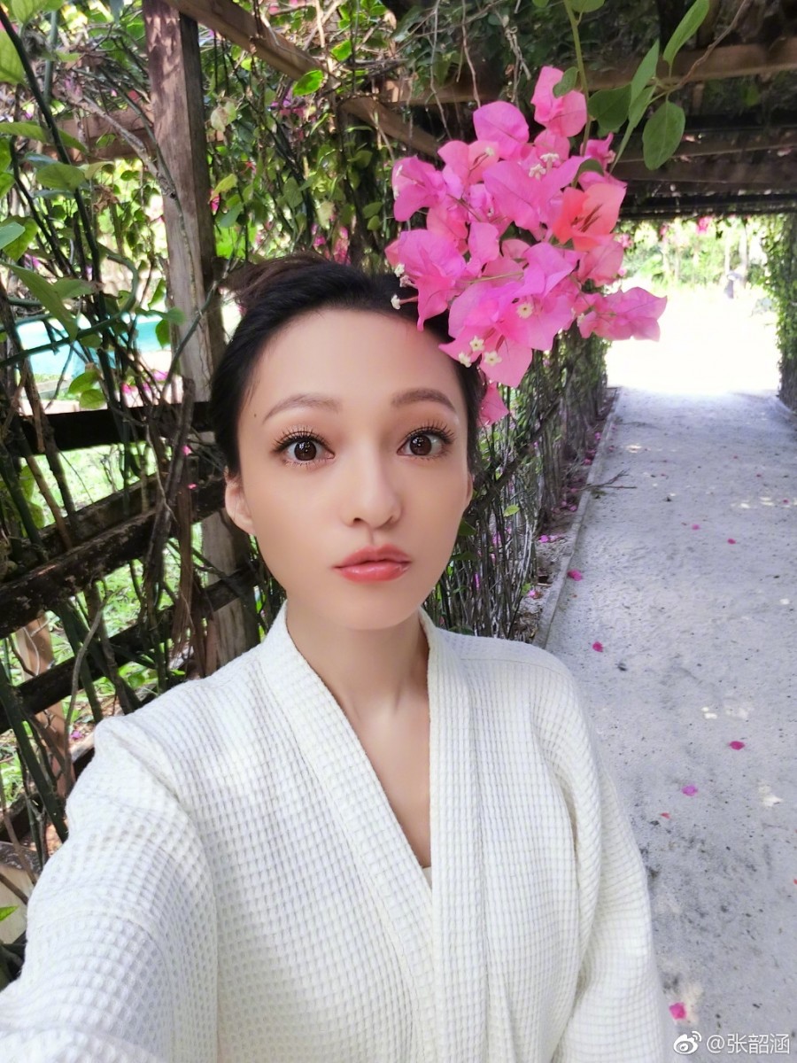 防晒功夫一定要每天做好 并且记得定时补擦