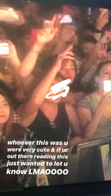 印尼饶舌歌手Rich Brian在演唱会上对女粉丝一见钟情