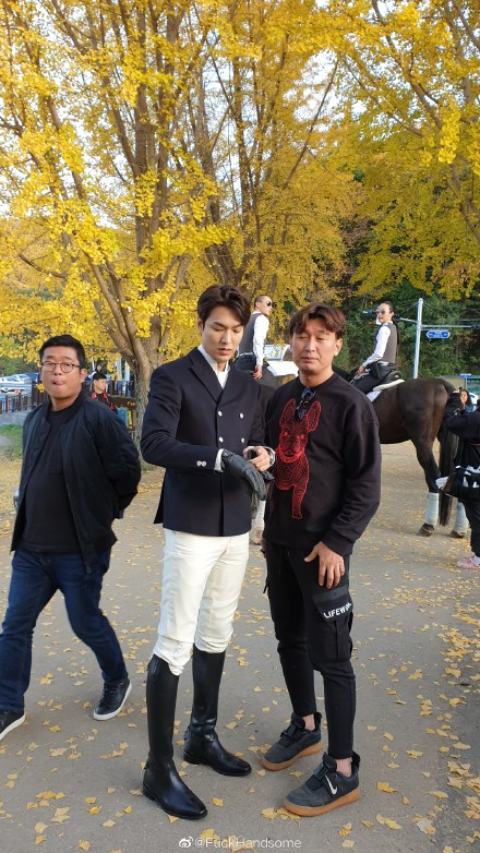 6d1d5042gy1g8hamynoc8j21r0340b2e