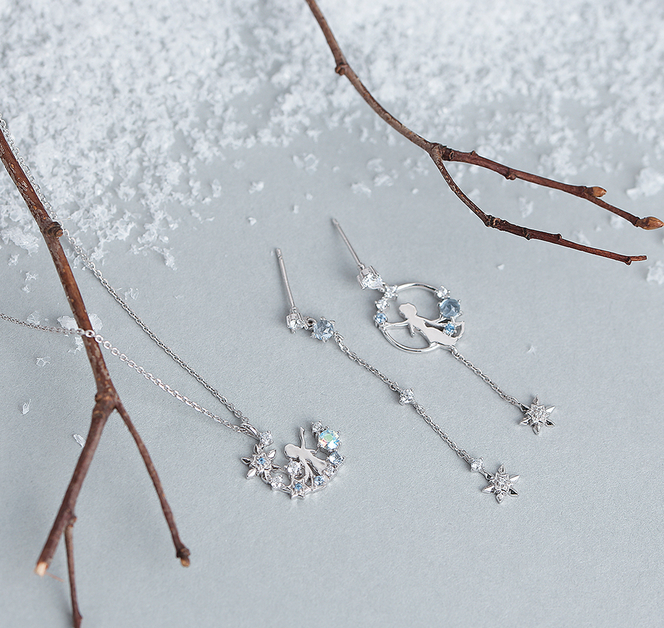 CLUE x FROZEN 2 还有其他不同样式的银色系耳环项链系列