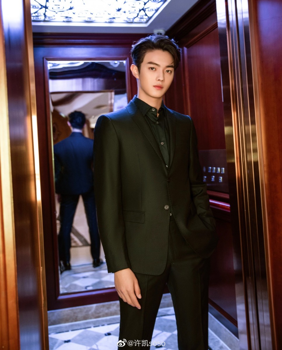 许凯浓眉大眼超级帅气 自演出《延禧攻略》富察傅恒一角后人气攀升