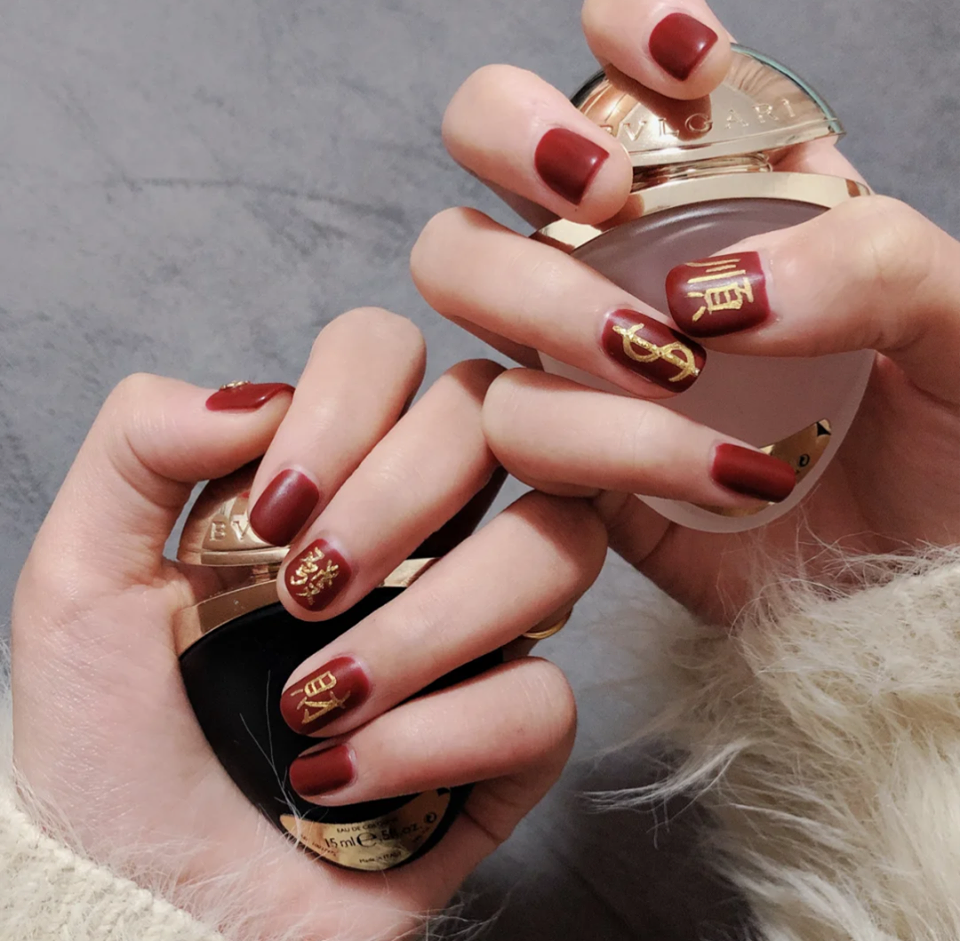 大过年红色美甲就是喜庆！