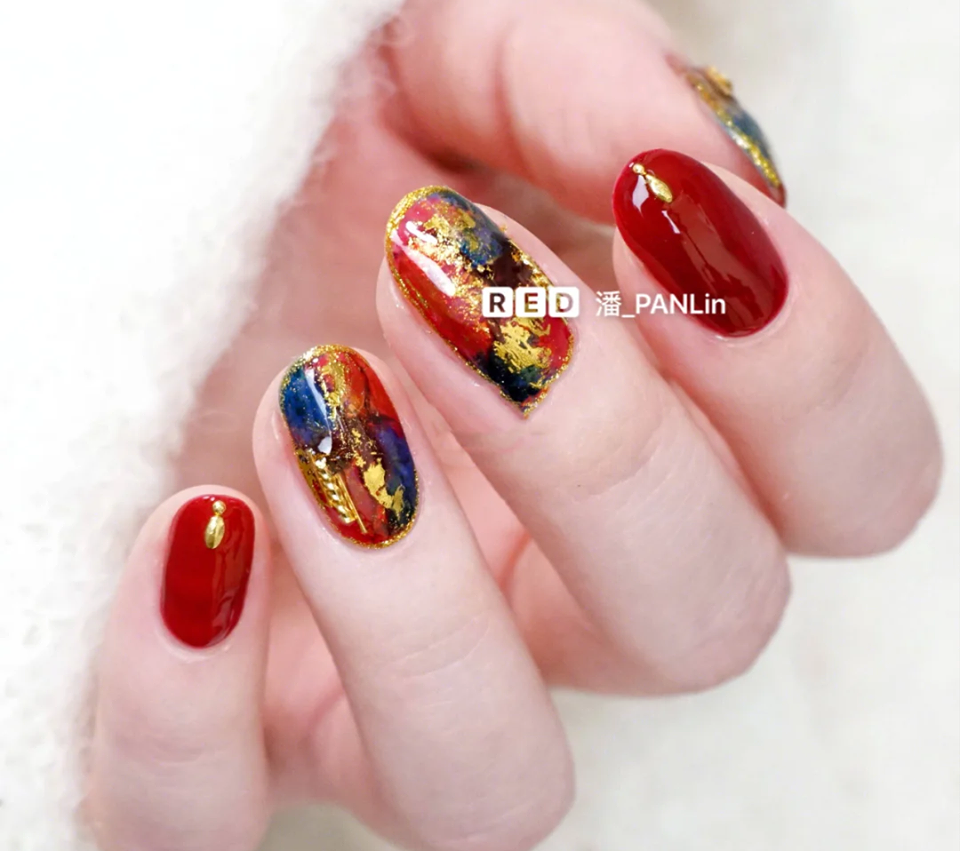 中国风代表色晕染在一起也太美了！很喜庆Feel