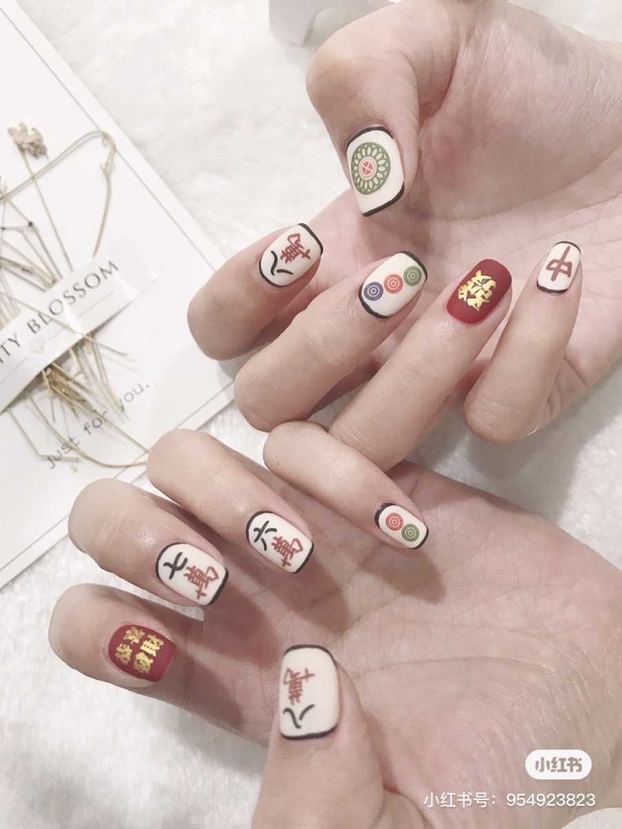 麻将美甲被网民笑称「弄完上麻将桌肯定自摸三家大满贯」