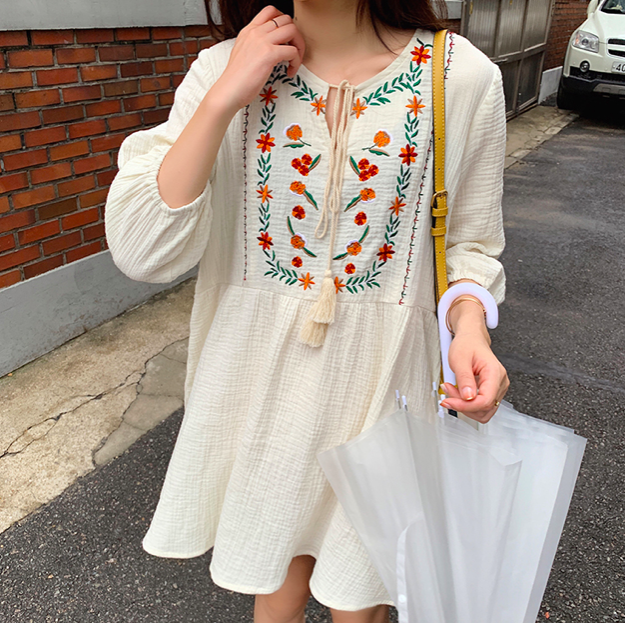 民族风刺绣娃娃裙