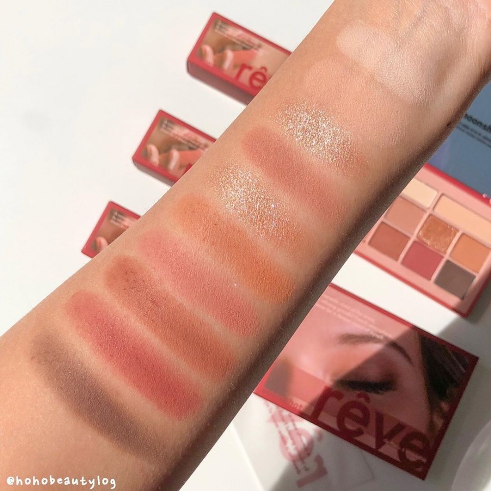 Lisa同款Moonshot眼影盘手臂试色