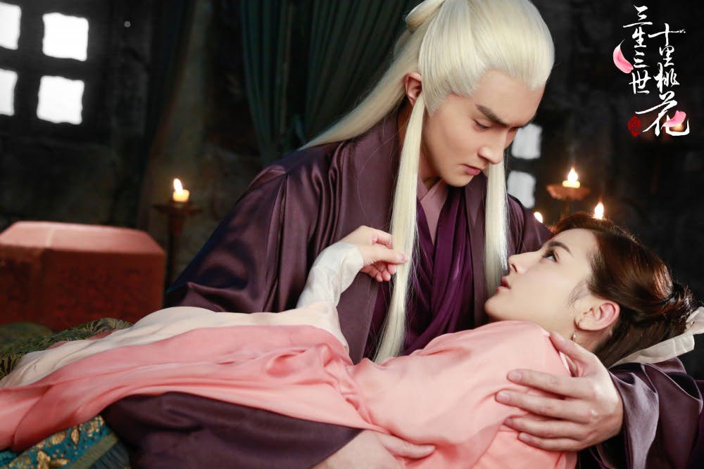2017年《三生三世十里桃花》播出时,除了杨幂与赵又廷饰演的白浅和夜华大受欢迎,高伟光和迪丽热巴饰演的「太晨官尊神东华帝君」与「青丘帝姬白凤九」,绝对是大热门CP!