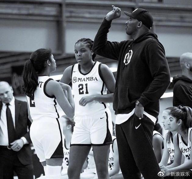 我们以为的来日方长,很多时候抵不过世事无常;一个转身的顷刻间,后会便已无期。我们永远不知道,明天和意外哪一个会先来。所以请用力地爱着爱你及你爱的人、做你想做的事、见你想见的人,不要蹉跎岁月。诚如Kobe一直提醒着大家的:Just Do It,凡事都要勇敢地去做。