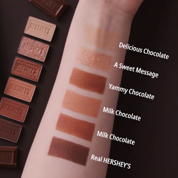 #1 HERSHEY‘S Original 整体的棕色调配色较深,亮片色、雾面哑光色、珠光色都很齐全!轻松搭配出适合各大场合的眼妆~