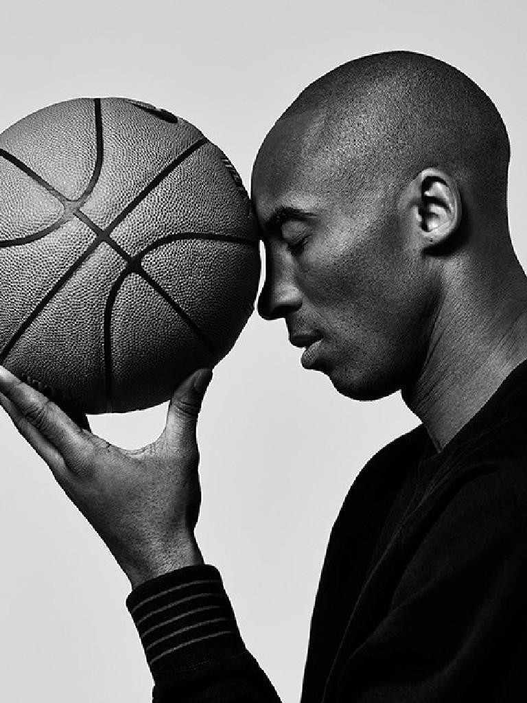 Kobe Bryant:24号的意义就是24小时。我希望把自己的所有精力都投入到篮球当中,这就是我选择24号的原因。如果不能全身心认真投入,我就不是Kobe。24是我的最佳诠释!