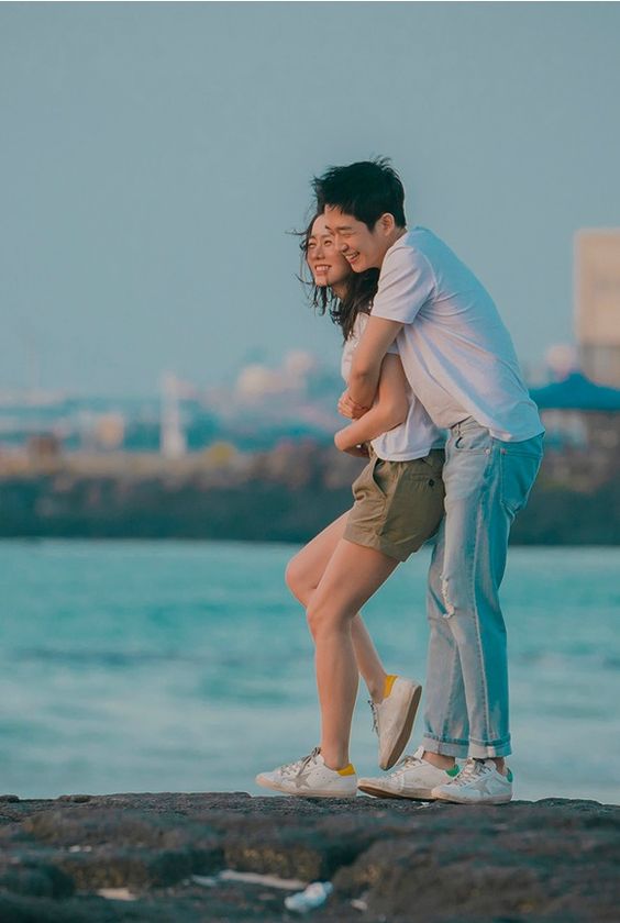 佛系女友特质:不黏人腻歪,认为爱情最好的经营模式是给予彼此适当的自由空间