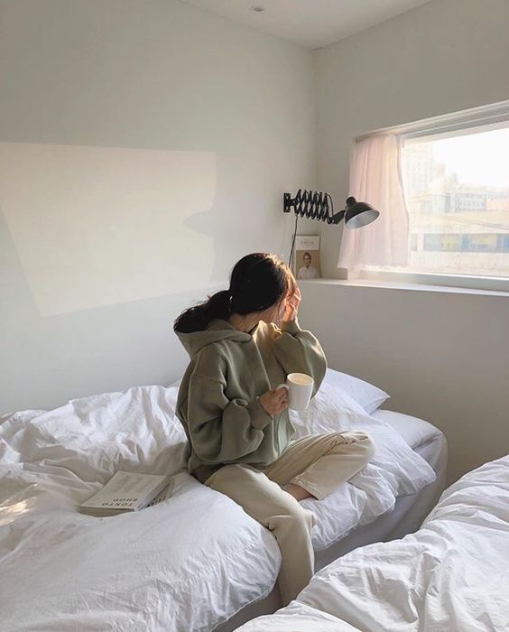 下面来给女生们分享养成美肌+易瘦体质的「喝水时间表」,赶紧记录起来规定自己准点喝水,一起悄悄变美!