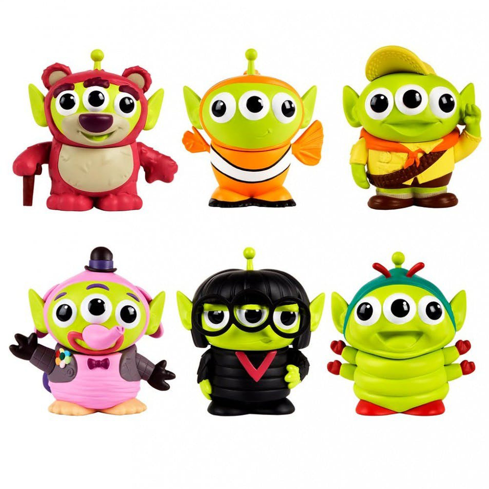 还有穿上标志性红色Hoodie的《Coco》Miguel、戴上红色大卷发COS《Brave》里的Merida、《Monster.Inc》里的毛怪Sulley、《Inside Out》里的Bing Bong、《Incredible》里的衣夫人、《Toy Story》里的Lots-o'-Huggin' 熊熊、Nemo等等…想不到三眼怪原来如此造型百变啊 ?❤️