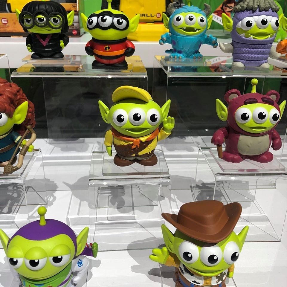 目前该「Disney Pixar Alien Remix系列」三眼怪公仔在美国官网已经开放预售，将于3月正式开售～