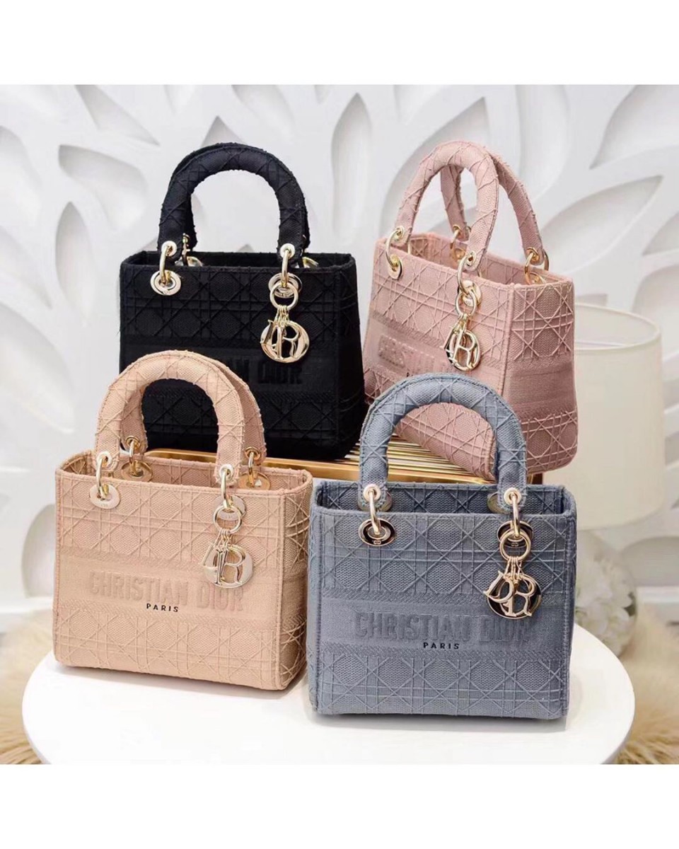 DIOR 春夏刺绣帆布包系列