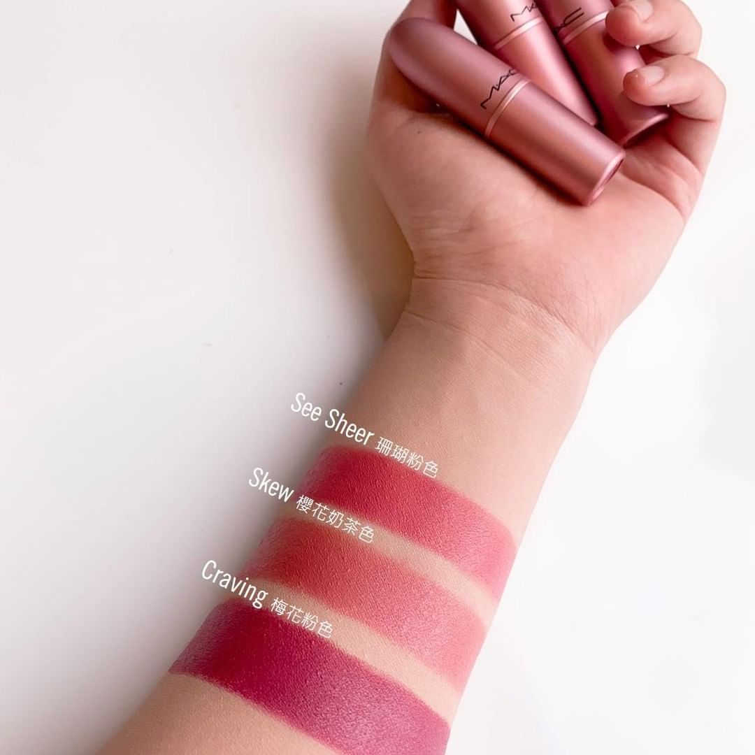 MAC 樱花粉唇膏 试色