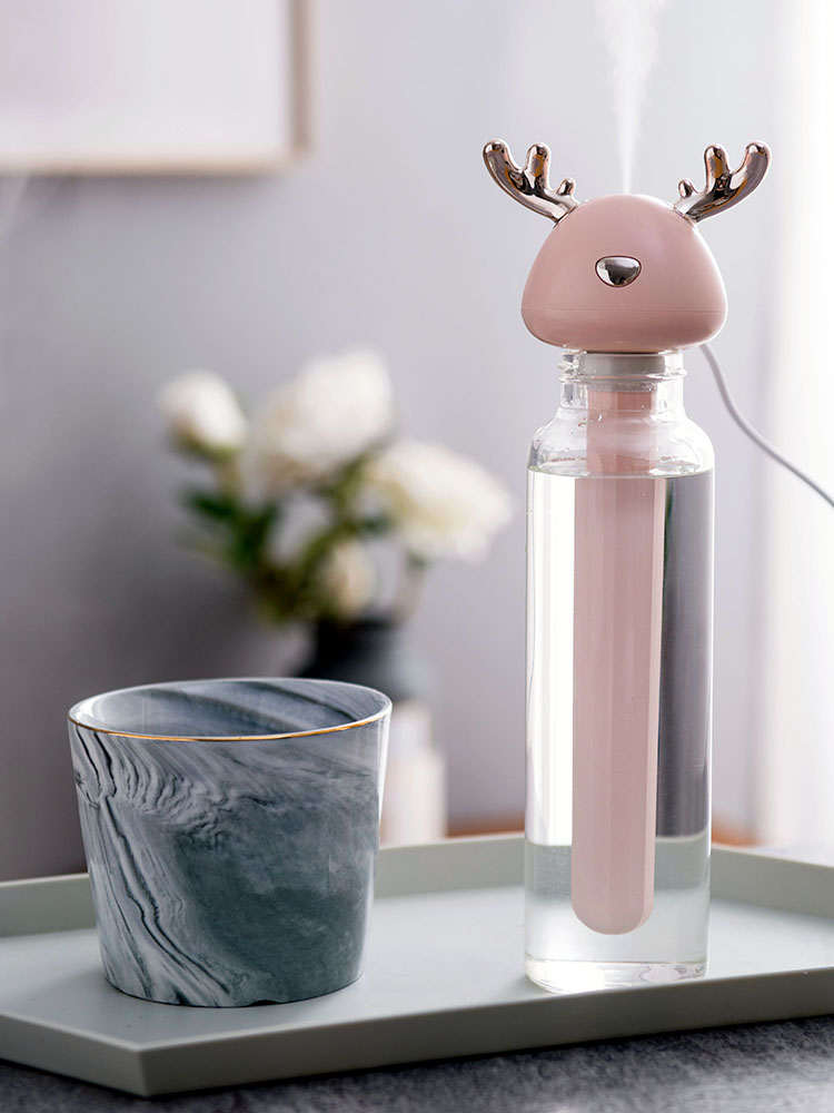 「精致Girl卧室必备」迷你便携香薰喷雾加湿器 让卧室空气好闻又清香~精致Girl们必须人手一台的呀!而且这款是大马包邮、本地48小时发货哟~