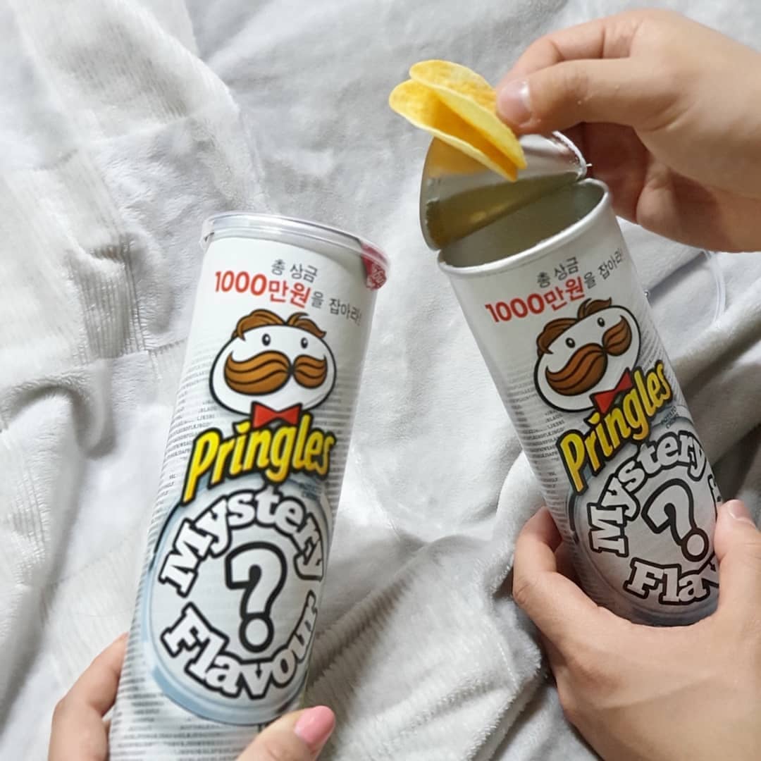 目前「神秘口味」Pringles薯片已经可以在全马各大超商和便利店购得，无论你想不想要参与以上的猜猜看竞赛，都很值得买来试吃一波哟～～