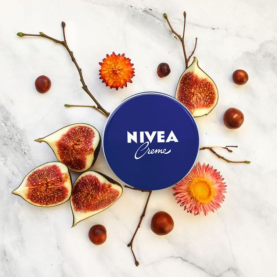 这款便宜、分量足,又用途超多的NIVEA Creme「小蓝罐」,虽然有点冷门但绝对可以入选超好用平价护肤产品排行榜!小红书博主们更直言它是「实力被低估」的万用霜,还为它取了外号叫「魔法小蓝罐」,有着魔法般变幻无穷的多用途~(笑)
