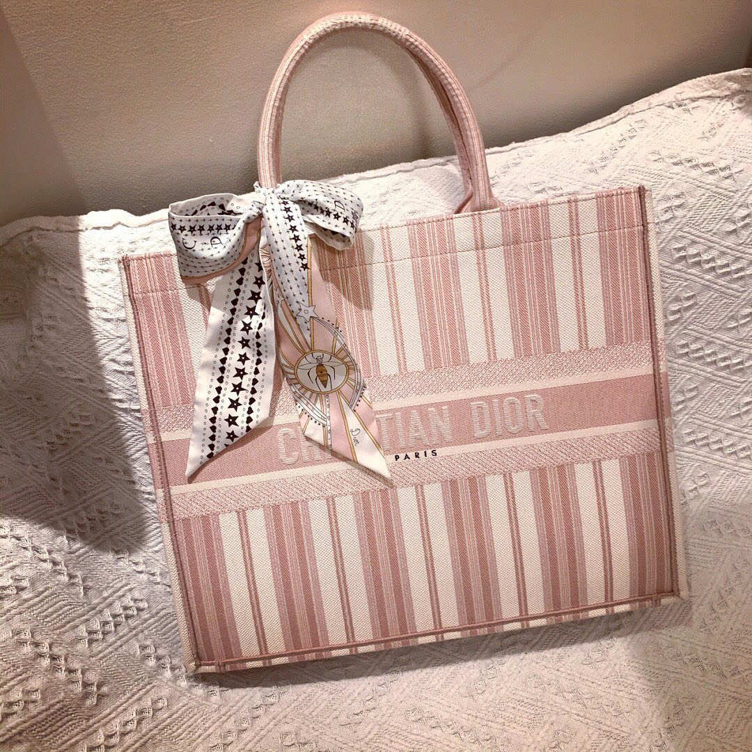 dior book tote （2）