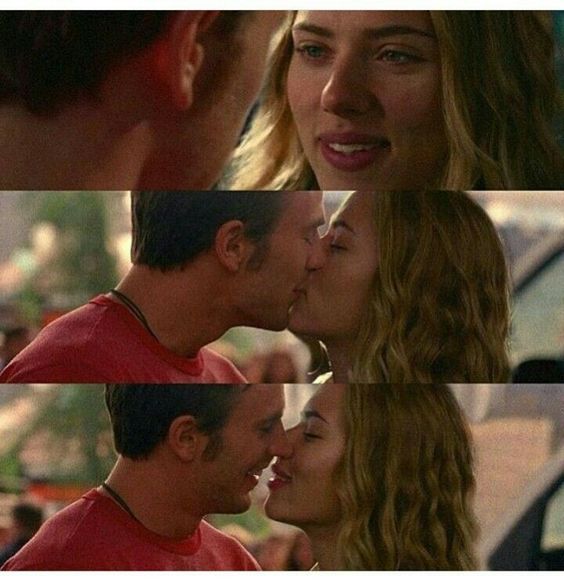 该部电影翻拍自1986年上映的老电影《Litte Shop of Horrors 》(又名异形奇花、恐怖鲜花店);内容讲述在鲜花典礼工作的Seymour养了一株以血肉为食的异形怪花,因其暗恋着已经有了牙医男友的同事Audrey,所以将怪花取名为Audrey II,之后因怪花的作恶引起了一连串的事故。