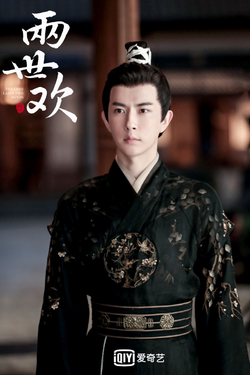 「谁是你心中的古装白月光」票选结果:✨第十名:于朦胧(341528 票) 于朦胧再最近很夯的热播剧《两世欢》中饰演聪明、心思缜密公子哥儿「景辞」,剧中对女主角一往情深却表现内敛;这次的古装扮相不得不说真的特别适合他,完全像是画中走出来的美男子吖!