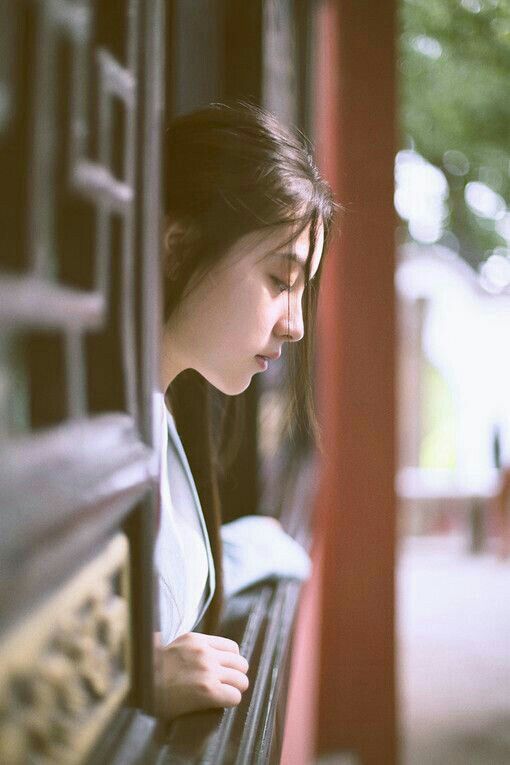 从两个人变成一个人的那份心碎、从最熟悉的人变成陌生人的那种痛心、从彼此的幸福变成彼此的遗憾…「分手」是我们都不想要有的结果,但长大的过程中我们免不了需要迫使自己去面对和接受。