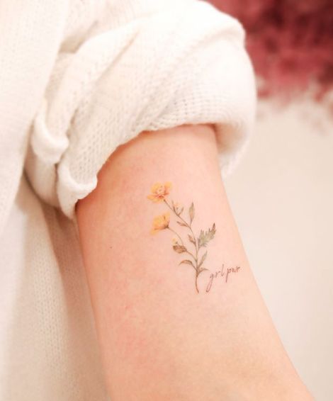 手臂、手腕都是纹身的Ideal位置,时刻展现手上的唯美花卉刺青,回头率绝对MAX~